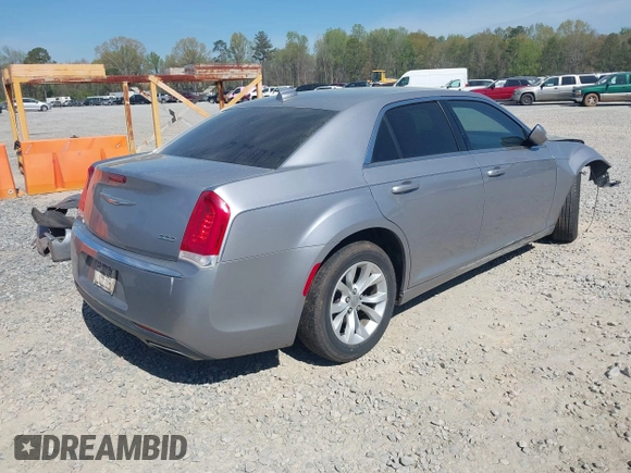 2015 Chrysler 300 Limited z VIN 2C3CCAAG2FH786866, wystawiony jako IAAI lot #41910140 z przebiegiem 183 770 mil mil oraz . Historia ofert i sprzedaży dostępna na DreamBid. Obrazek 4.
