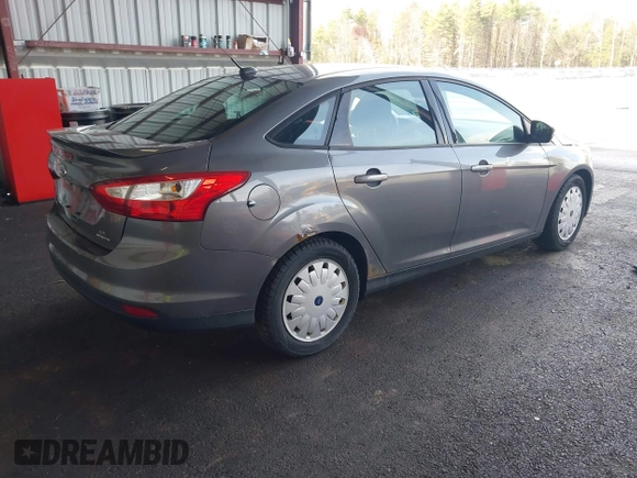 2013 Ford Focus SE with VIN 1FADP3F28DL113955, listed as a IAAI auction lot 41924051 with 107,858 mi miles. Bid and sale history available at carsss.com. Image 4.