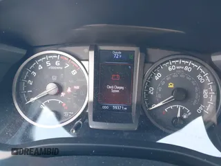 2021 Toyota Tacoma SR z VIN 3TYCZ5AN7MT008274, wystawiony jako IAAI lot #42091508 z przebiegiem 59 371 mil mil oraz . Historia ofert i sprzedaży dostępna na DreamBid. Obrazek 7.