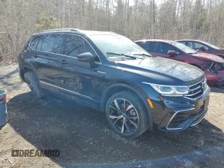 2024 Volkswagen Tiguan SEL R-Line with VIN 3VV4B7AX5RM118962, listed as a Copart auction lot 49692685 with 15,320 mi miles and Clean title. Bid and sale history available at DreamBid. Image 4.