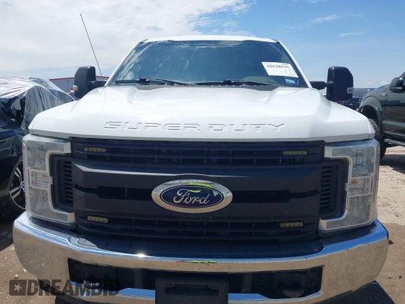 2019 Ford F-250 XL with VIN 1FT7W2A64KEE32821, listed as a IAAI auction lot 42628595 with 264,682 mi miles and . Bid and sale history available at DreamBid. Image 6.