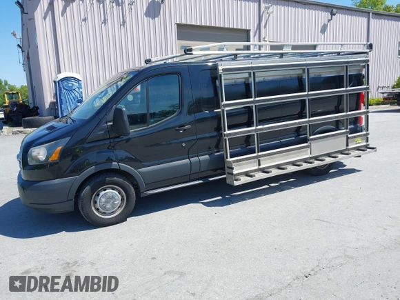 2015 Ford Transit Cargo z VIN 1FTBW2YG7FKA20201, wystawiony jako IAAI lot #42253463 z przebiegiem 83 235 mil mil oraz . Historia ofert i sprzedaży dostępna na DreamBid. Obrazek 22.
