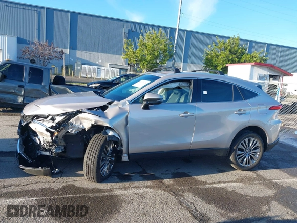 2024 Toyota Venza LE z VIN JTEAAAAH9RJ156729, wystawiony jako IAAI lot #41210034 z przebiegiem 8 132 mil mil oraz . Historia ofert i sprzedaży dostępna na DreamBid. Obrazek 14.