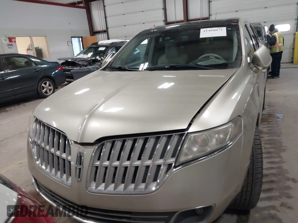 2010 Lincoln MKT with VIN 2LMHJ5AR0ABJ20455, listed as a IAAI auction lot 41460072 with 298,026 mi miles. Bid and sale history available at carsss.com. Image 12.