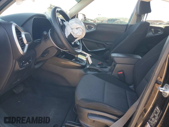 2020 Kia Soul LX with VIN KNDJ23AU5L7123709, listed as a Copart auction lot 46847435 with 84,807 mi miles and Salvage Title. Bid and sale history available at carsss.com. Image 7.