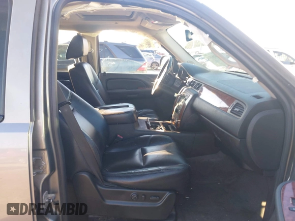 2008 Chevrolet Tahoe LTZ с VIN 1GNFC13008R192473, выставлен на аукционе IAAI как лот 41353411 с пробегом 163 581 миль миль и . История ставок и продаж доступна на DreamBid. Изображение 5.