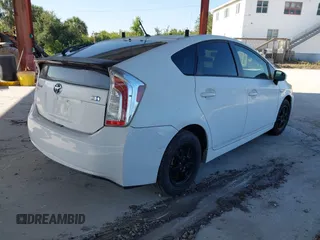 2014 Toyota Prius Four with VIN JTDKN3DU7E0376226, listed as a IAAI auction lot 42066143 with Not Provided miles. Bid and sale history available at carsss.com. Image 4.