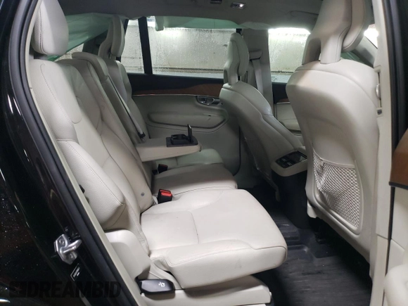 2021 Volvo XC90 Momentum z VIN YV4102CK7M1695703, wystawiony jako Copart lot #51755755 z przebiegiem 23 168 mil mil oraz Szkoda całkowita • Salvage title. Historia ofert i sprzedaży dostępna na DreamBid. Obrazek 10.