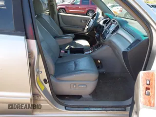 2006 Toyota Highlander Hybrid with VIN JTEEW21A560019431, listed as a IAAI auction lot 42112205 with 240,527 mi miles. Bid and sale history available at carsss.com. Image 5.