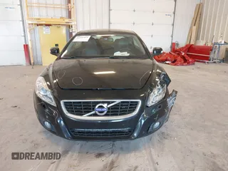 2012 Volvo C70 T5 с VIN YV1672MC7CJ123101, выставлен на аукционе IAAI как лот 42226954 с пробегом 91 870 миль миль и . История ставок и продаж доступна на DreamBid. Изображение 13.