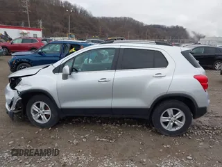 2017 Chevrolet Trax LT with VIN KL7CJPSB6HB133666, listed as a IAAI auction lot 41812766 with 80,376 mi miles. Bid and sale history available at carsss.com. Image 15.