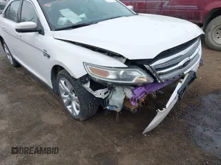2010 Ford Taurus SEL с VIN 1FAHP2EW5AG110046, выставлен на аукционе IAAI как лот 41993177 с пробегом 221 960 миль миль и . История ставок и продаж доступна на DreamBid. Изображение 6.