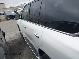2018 Lexus LX 570 z VIN JTJHY7AX6J4265951, wystawiony jako IAAI lot #41919574 z przebiegiem 59 314 mil mil oraz . Historia ofert i sprzedaży dostępna na DreamBid. Obrazek 14.