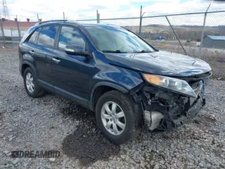 2013 Kia Sorento LX with VIN 5XYKT4A21DG333508, listed as a IAAI auction lot 41863120 with 110,219 mi miles. Bid and sale history available at carsss.com. Image 1.