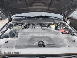 2024 Ram 2500 Laramie z VIN 3C6UR5FL1RG142556, wystawiony jako IAAI lot #41428812 z przebiegiem 42 004 mil mil oraz . Historia ofert i sprzedaży dostępna na DreamBid. Obrazek 10.