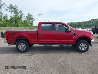 2019 Ford F-250 XL z VIN 1FT7W2B60KEC57384, wystawiony jako IAAI lot #42355105 z przebiegiem 99 354 mil mil oraz . Historia ofert i sprzedaży dostępna na DreamBid. Obrazek 13.