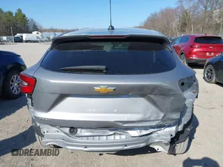 2025 Chevrolet Trax LS z VIN KL77LFEP2SC055126, wystawiony jako IAAI lot #42112330 z przebiegiem 12 490 mil mil oraz . Historia ofert i sprzedaży dostępna na DreamBid. Obrazek 16.