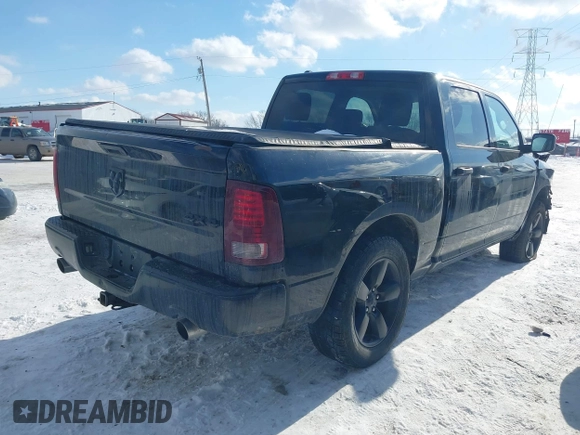 2015 Ram 1500 Express z VIN 1C6RR7KT5FS588494, wystawiony jako IAAI lot #41321894 z przebiegiem 300 261 mil mil oraz . Historia ofert i sprzedaży dostępna na DreamBid. Obrazek 4.