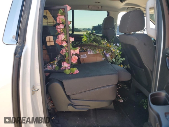 2015 Chevrolet Suburban LS with VIN 1GNSCHEC2FR295695, listed as a Copart auction lot 52395345 with 118,664 mi miles and Salvage title. Bid and sale history available at DreamBid. Image 11.