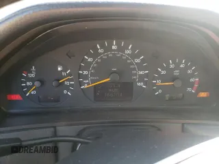 2000 Mercedes-Benz E-Class AWD with VIN WDBJF82JXYX035315, listed as a Copart auction lot 75568454 with 166,704 mi miles and Salvage Title. Bid and sale history available at carsss.com. Image 9.