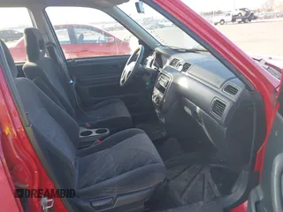 2001 Honda CR-V LX with VIN JHLRD18491C026558, listed as a IAAI auction lot 41435339 with 207,428 mi miles. Bid and sale history available at carsss.com. Image 5.