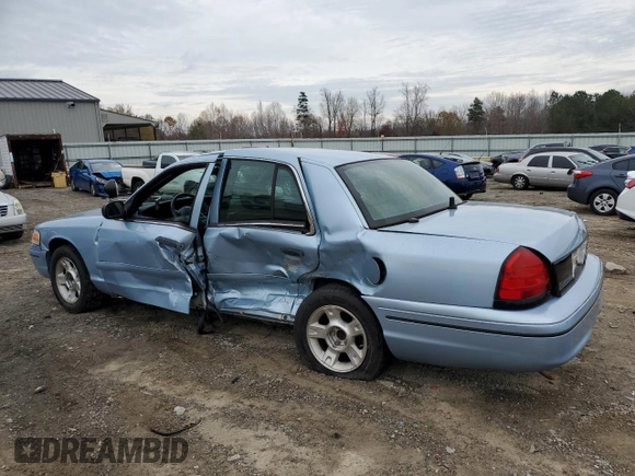 2001 Ford Crown Victoria Police Interceptor z VIN 2FAFP71W61X161009, wystawiony jako Copart lot #81355274 z przebiegiem 85 072 mil mil oraz Szkody całkowita. Historia ofert i sprzedaży dostępna na DreamBid. Obrazek 2.