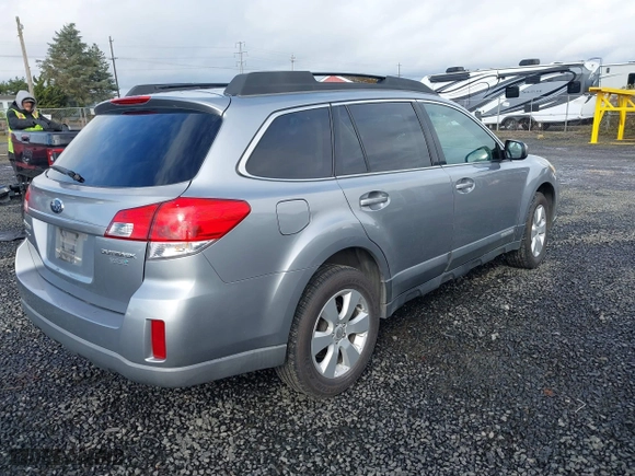 2010 Subaru Outback Premium All-Weather with VIN 4S4BRBCC3A3380544, listed as a IAAI auction lot 41906125 with 162,490 mi miles. Bid and sale history available at carsss.com. Image 4.