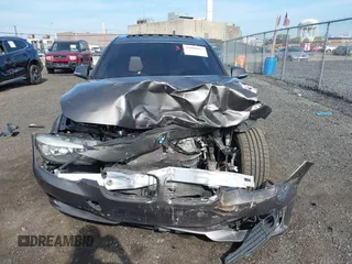 2015 BMW 3 Series 320i xDrive с VIN WBA3C3G50FNT50924, выставлен на аукционе IAAI как лот 42084473 с пробегом Не указан миль и . История ставок и продаж доступна на DreamBid. Изображение 12.