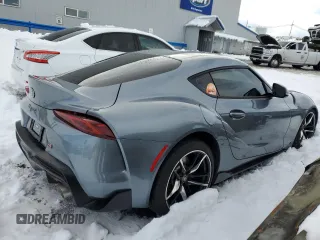 2022 Toyota Supra 3.0 z VIN WZ1DB0C02NW048046, wystawiony jako Copart lot #72887862 z przebiegiem 13 037 mil mil oraz . Historia ofert i sprzedaży dostępna na DreamBid. Obrazek 3.