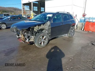 2019 Jeep Cherokee Limited z VIN 1C4PJMDX0KD125991, wystawiony jako IAAI lot #41101916 z przebiegiem 76 867 mil mil oraz . Historia ofert i sprzedaży dostępna na DreamBid. Obrazek 18.