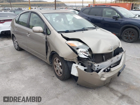 2004 Toyota Prius with VIN JTDKB20U240052320, listed as a IAAI auction lot 42023219 with 177,884 mi miles. Bid and sale history available at carsss.com. Image 1.