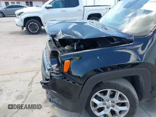 2018 Jeep Renegade Latitude with VIN ZACCJABB7JPH06179, listed as a IAAI auction lot 41900688 with 115,277 mi miles. Bid and sale history available at carsss.com. Image 6.