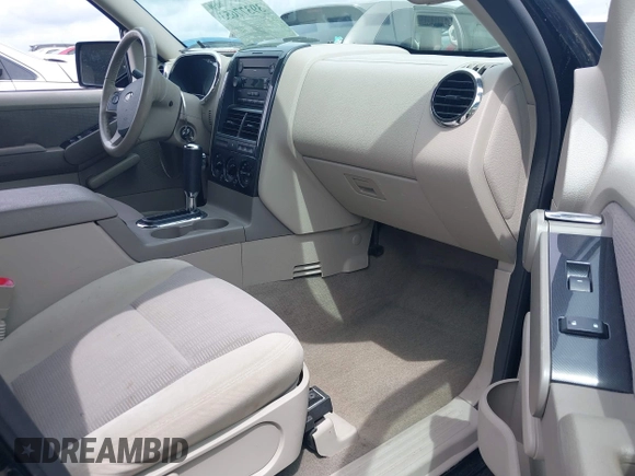 2007 Ford Explorer XLT z VIN 1FMEU73E67UB85924, wystawiony jako IAAI lot #39377653 z przebiegiem 221 298 mil mil oraz . Historia ofert i sprzedaży dostępna na DreamBid. Obrazek 5.
