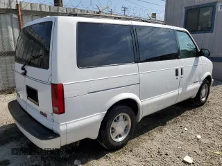1998 GMC Safari with VIN 1GKDM19W1WB512631, listed as a Copart auction lot 75899764 with 207,067 mi miles and Salvage Title. Bid and sale history available at carsss.com. Image 3.