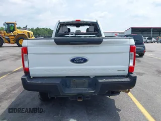 2017 Ford F-250 XLT с VIN 1FT7X2B62HEE58337, выставлен на аукционе IAAI как лот 42553732 с пробегом 136 291 миль миль и . История ставок и продаж доступна на DreamBid. Изображение 19.