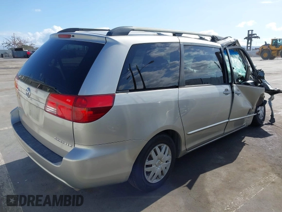 2005 Toyota Sienna CE with VIN 5TDZA23C95S261007, listed as a IAAI auction lot 42130492 with 215,717 mi miles and . Bid and sale history available at DreamBid. Image 4.