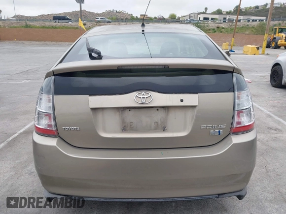 2004 Toyota Prius with VIN JTDKB20U240052320, listed as a IAAI auction lot 42023219 with 177,884 mi miles. Bid and sale history available at carsss.com. Image 16.
