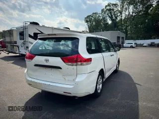 2014 Toyota Sienna L z VIN 5TDZK3DC0ES439470, wystawiony jako Copart lot #61039755 z przebiegiem Nie podano mil oraz Czysty tytuł • Clean title. Historia ofert i sprzedaży dostępna na DreamBid. Obrazek 3.