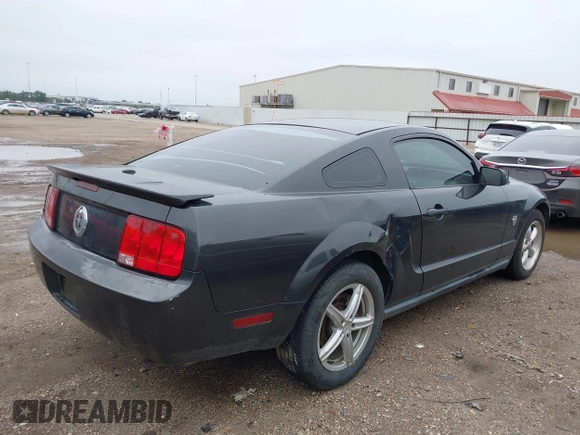2009 Ford Mustang with VIN 1ZVHT80N595134357, listed as a IAAI auction lot 41603794 with 194,270 mi miles and . Bid and sale history available at carsss.com. Image 4.