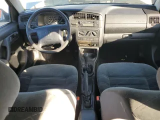 1998 Volkswagen Golf z VIN 3VWFA81H8WM251233, wystawiony jako Copart lot #42441795 z przebiegiem 122 969 mil mil oraz Czysty tytuł • Clean title. Historia ofert i sprzedaży dostępna na DreamBid. Obrazek 8.