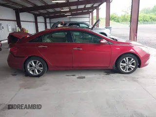 2011 Hyundai Sonata Limited z VIN 5NPEC4ACXBH305525, wystawiony jako IAAI lot #42243553 z przebiegiem 231 094 mil mil oraz . Historia ofert i sprzedaży dostępna na DreamBid. Obrazek 13.
