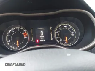 2017 Jeep Cherokee Altitude с VIN 1C4PJLAB6HW652837, выставлен на аукционе IAAI как лот 41459829 с пробегом 84 660 миль миль и . История ставок и продаж доступна на DreamBid. Изображение 7.