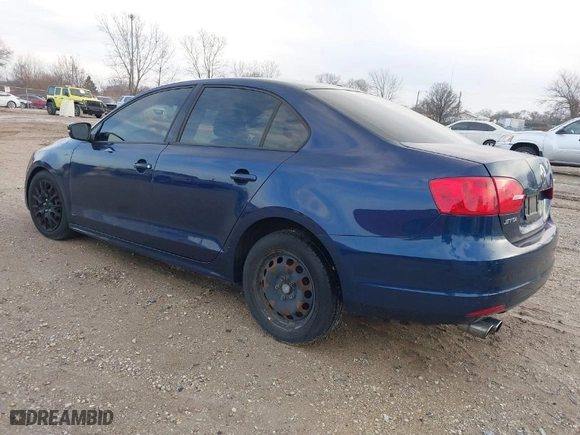 2011 Volkswagen Jetta Sedan SE w/Convenience with VIN 3VWDX7AJ6BM395036, listed as a IAAI auction lot 41221262 with 136,646 mi miles. Bid and sale history available at carsss.com. Image 3.