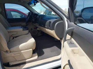 2007 Chevrolet Silverado 1500 LT w/1LT with VIN 3GCEC13J97G505483, listed as a IAAI auction lot 41911656 with 144,415 mi miles. Bid and sale history available at carsss.com. Image 5.