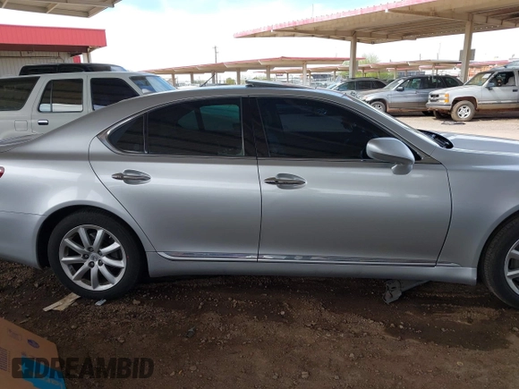 2009 Lexus LS 460 with VIN JTHBL46F895091293, listed as a IAAI auction lot 41825852 with 193,568 mi miles. Bid and sale history available at carsss.com. Image 13.
