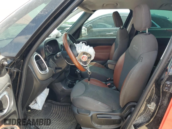 2014 FIAT 500L Trekking z VIN ZFBCFADH8EZ011075, wystawiony jako Copart lot #51542315 z przebiegiem 118 661 mil mil oraz Szkoda całkowita • Salvage title. Historia ofert i sprzedaży dostępna na DreamBid. Obrazek 7.