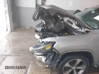 2019 Jeep Cherokee Limited with VIN 1C4PJLDB9KD402913, listed as a IAAI auction lot 40760506 with 106,393 mi miles and . Bid and sale history available at DreamBid. Image 18.