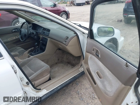 1997 Honda Accord with VIN 1HGCD5555VA127980, listed as a IAAI auction lot 42412772 with 235,367 mi miles and . Bid and sale history available at DreamBid. Image 5.