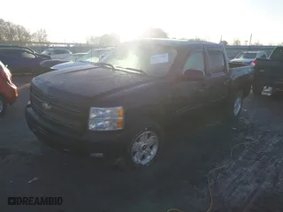 2011 Chevrolet Silverado 1500 LTZ with VIN 3GCPKTE31BG246079, listed as a IAAI auction lot 41150280 with 124,567 mi miles. Bid and sale history available at carsss.com. Image 17.