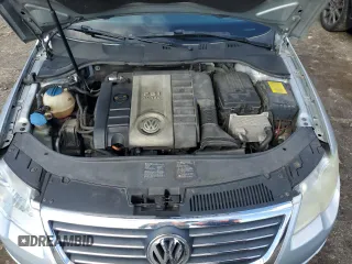 2008 Volkswagen Passat Komfort with VIN WVWLK73C88E018489, listed as a Copart auction lot 44925705 with 186,527 mi miles and Salvage title. Bid and sale history available at DreamBid. Image 11.